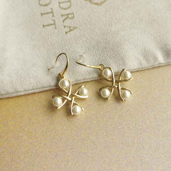 Kendra Scott Everleigh Gold Pearl Drop Earrings NEW Perfect condition - Picture 3 of 3